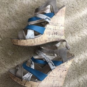 Strapped wedge sandal